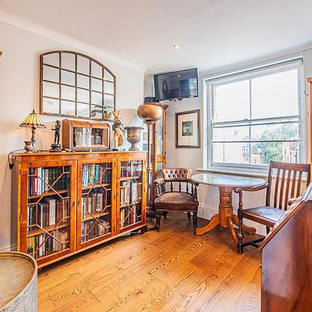 Stylish 1-Bed Flat In Soho - Prime Central Лондон Экстерьер фото