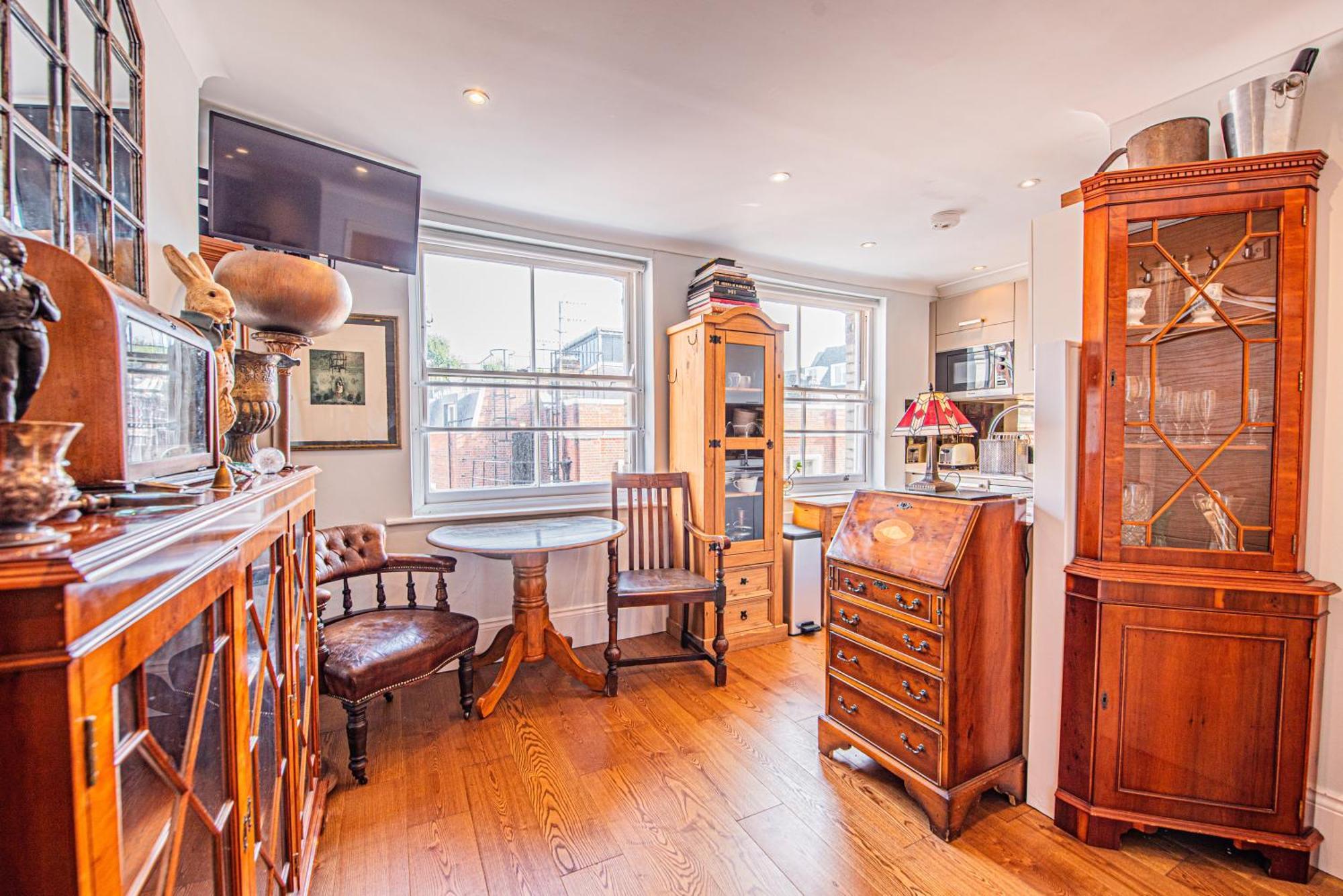 Stylish 1-Bed Flat In Soho - Prime Central Лондон Экстерьер фото