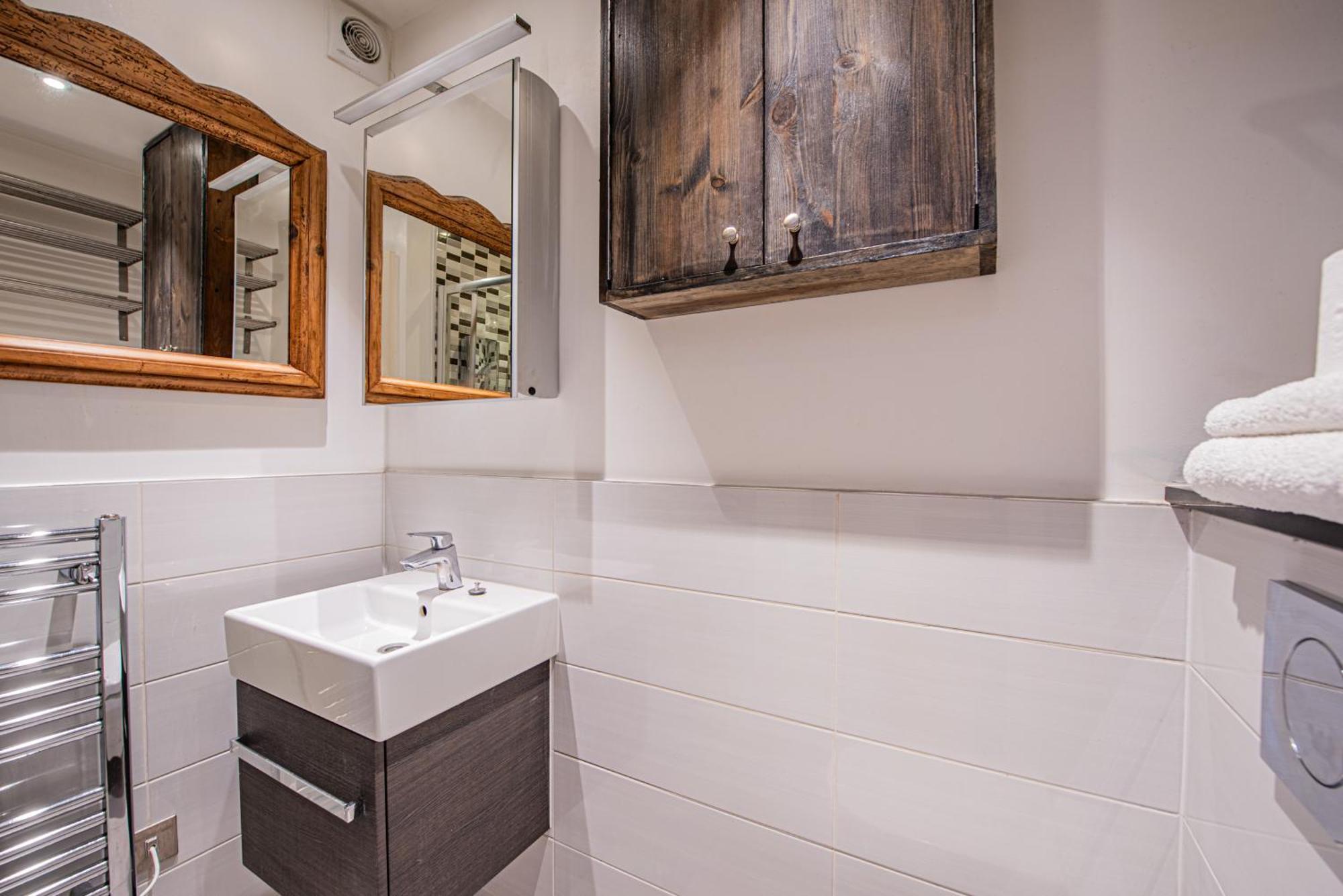 Stylish 1-Bed Flat In Soho - Prime Central Лондон Экстерьер фото