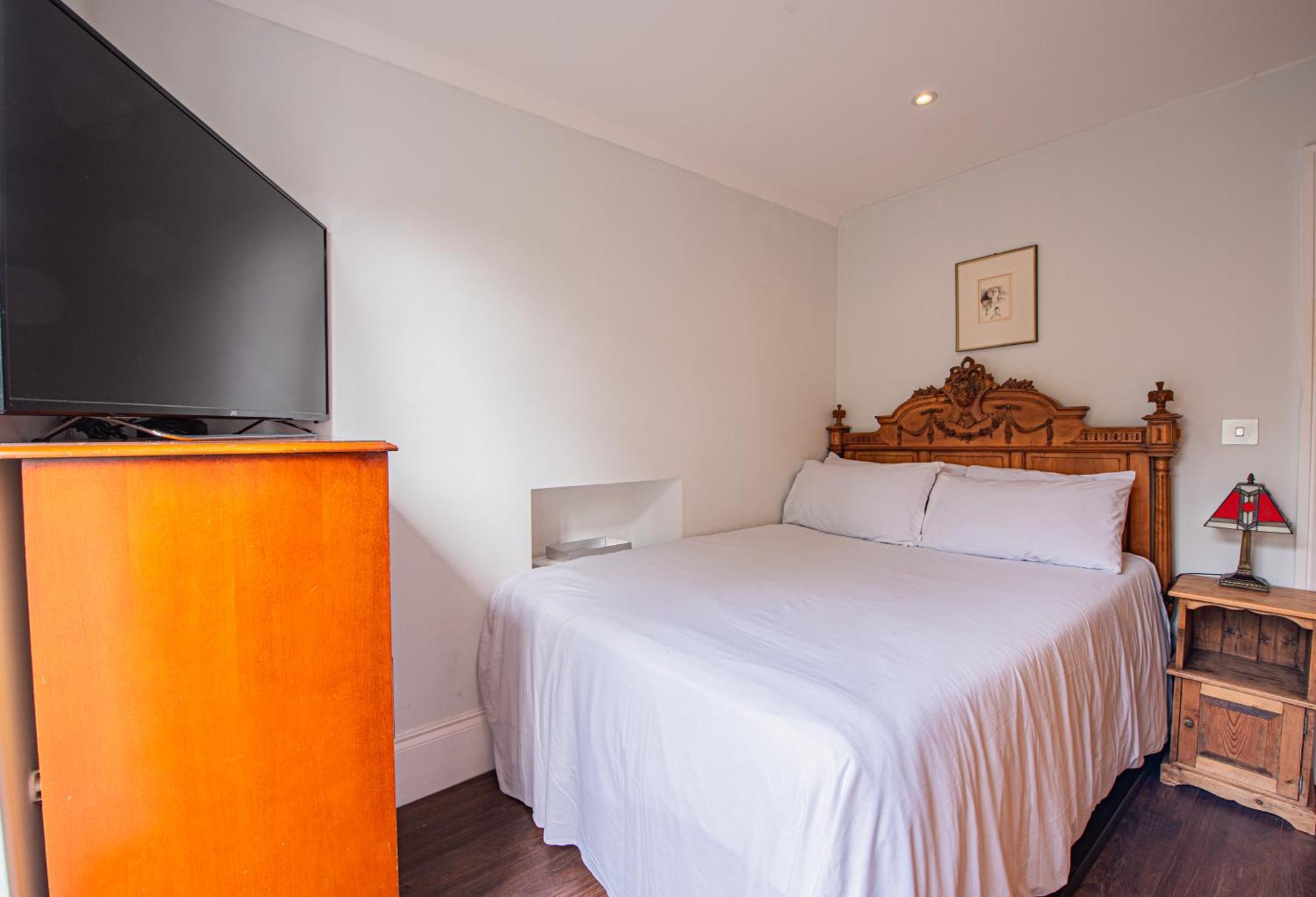 Stylish 1-Bed Flat In Soho - Prime Central Лондон Экстерьер фото