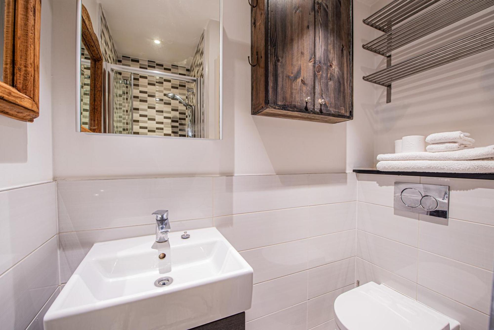Stylish 1-Bed Flat In Soho - Prime Central Лондон Экстерьер фото